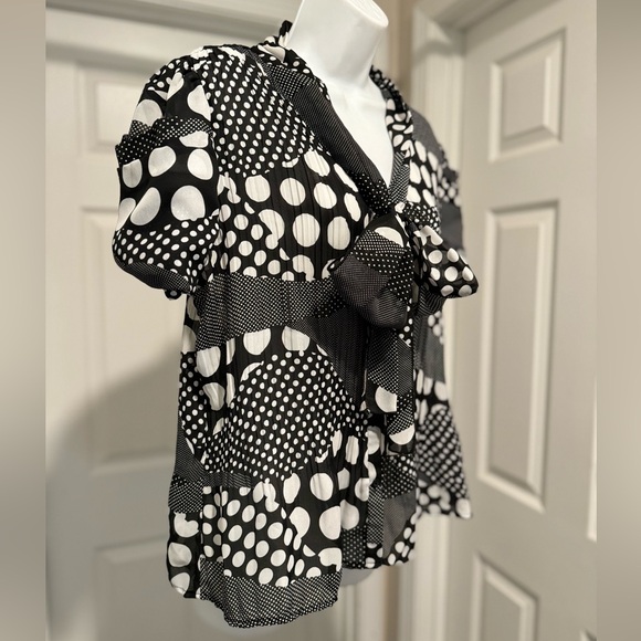 Sunny Leigh XL Button Down Black & White Polka Dot Blouse with Bow Detail - Picture 3 of 7